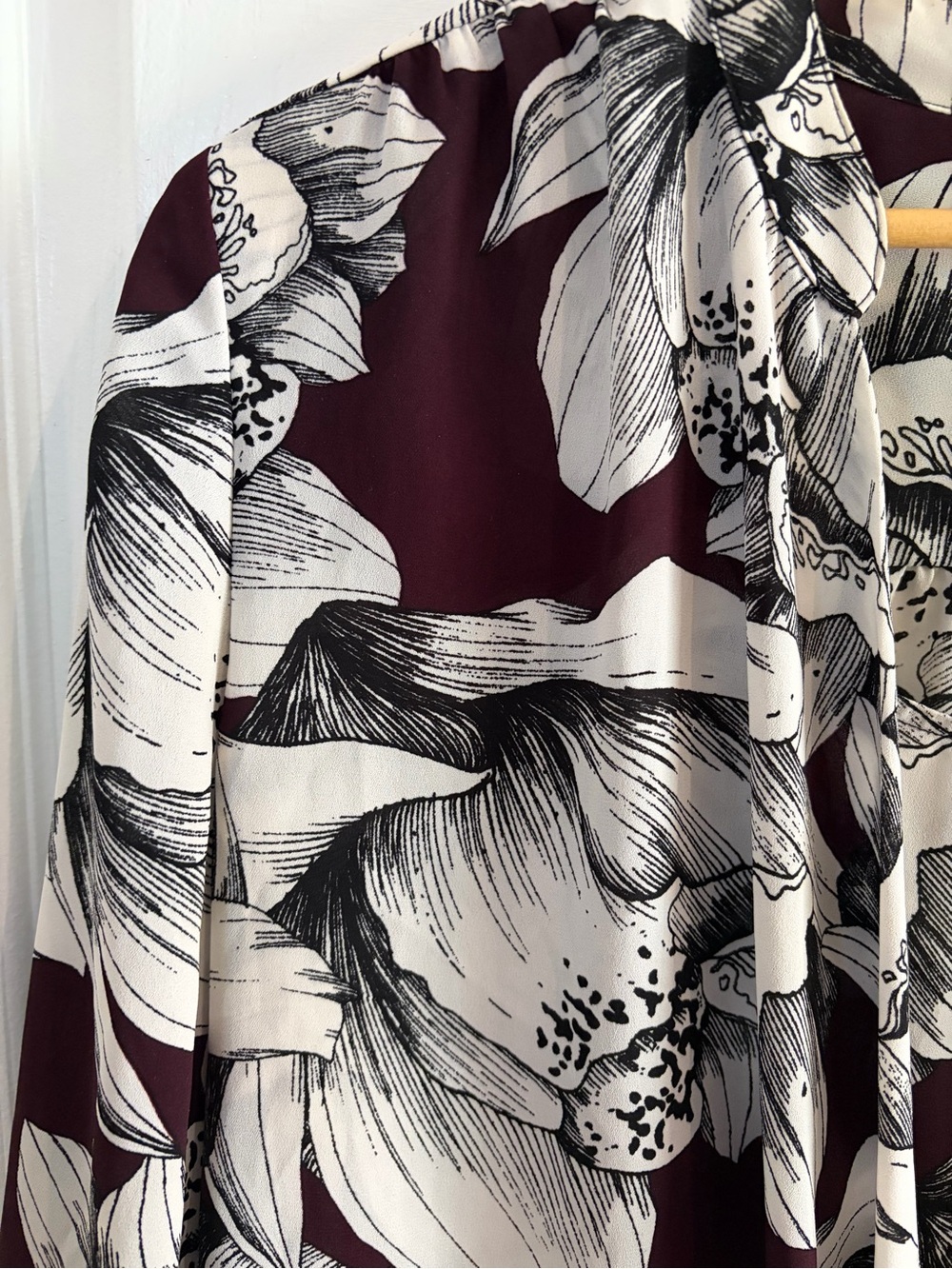Alfani Eggplant Purple and White Floral Surplice Blouse - size 16 - Picture 2 of 11
